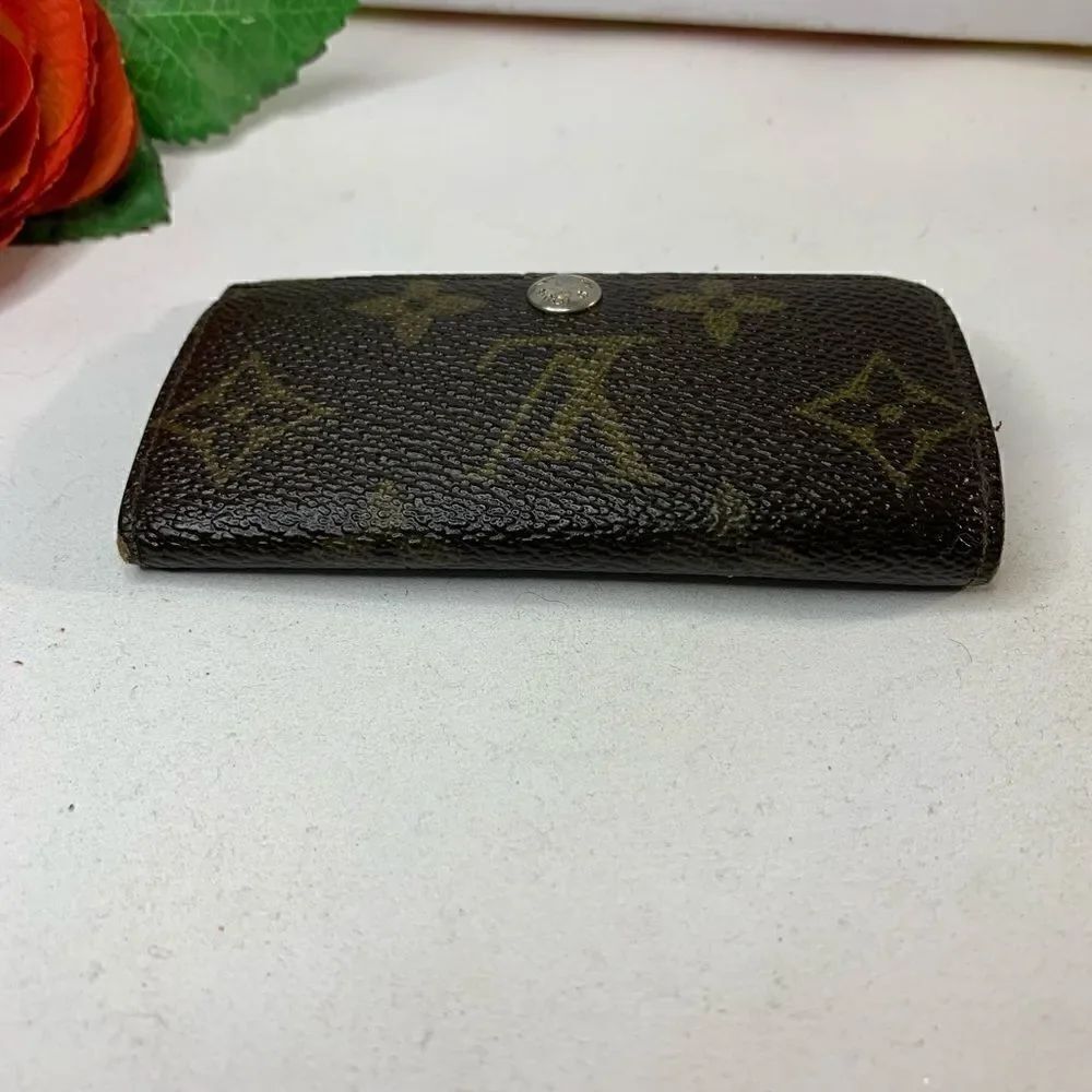 Louis Vuitton Monogram 4 Key Wallet - Picture 6 of 8
